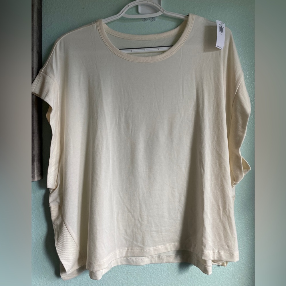 Old Navy active shirt. Size xl. Nwt